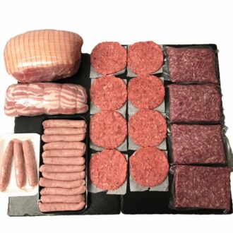 picture showing contents of a meat for a week box.